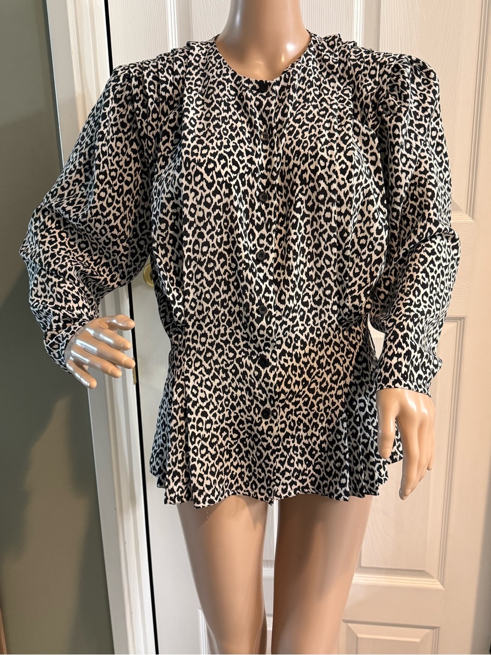 Vintage Argenti Boutique Pleated Blouse Top Size 8 Animal Print Tailored